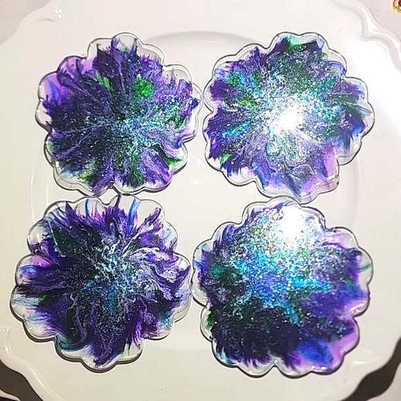 4 Peacock Resin Coasters. Beautiful and handmade with love ❤️ Reversible,too! - Picture 6 of 15